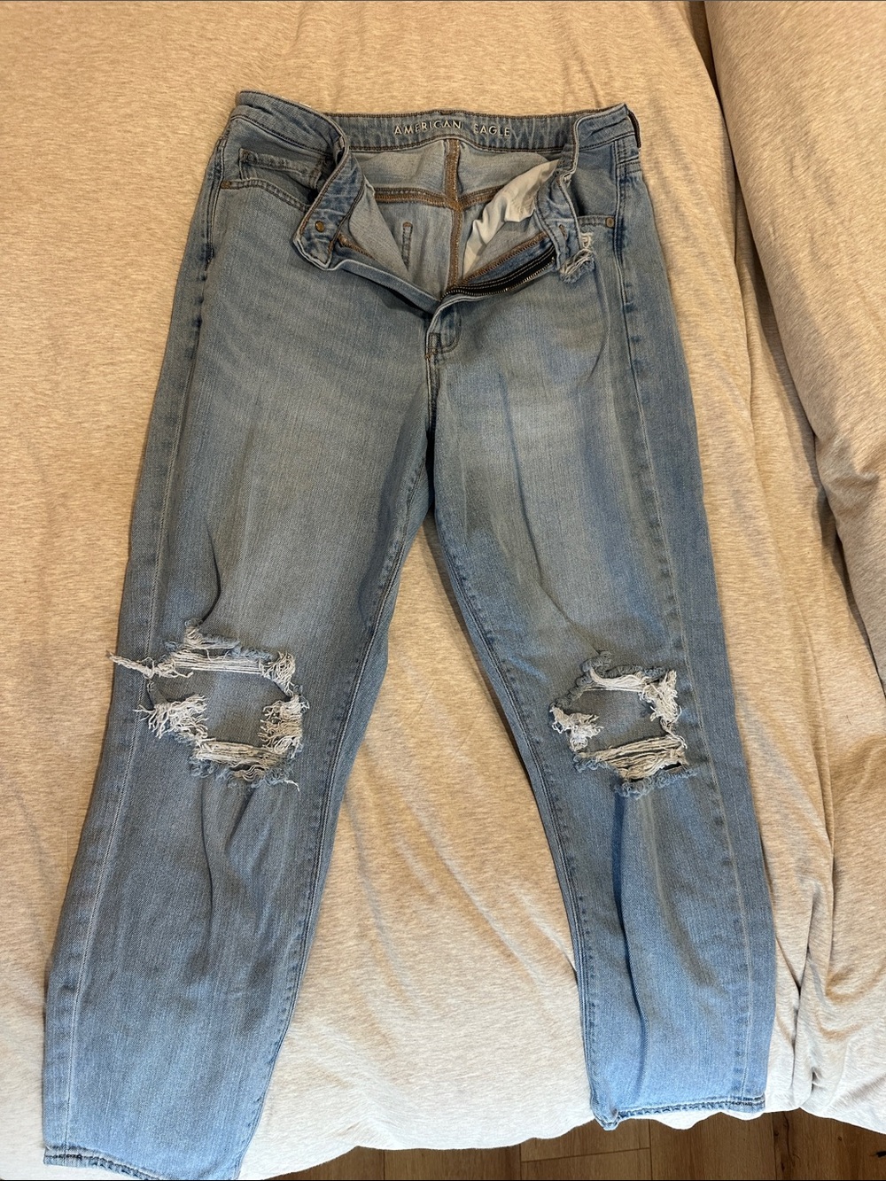 American Eagle Mom Jeans Size 14